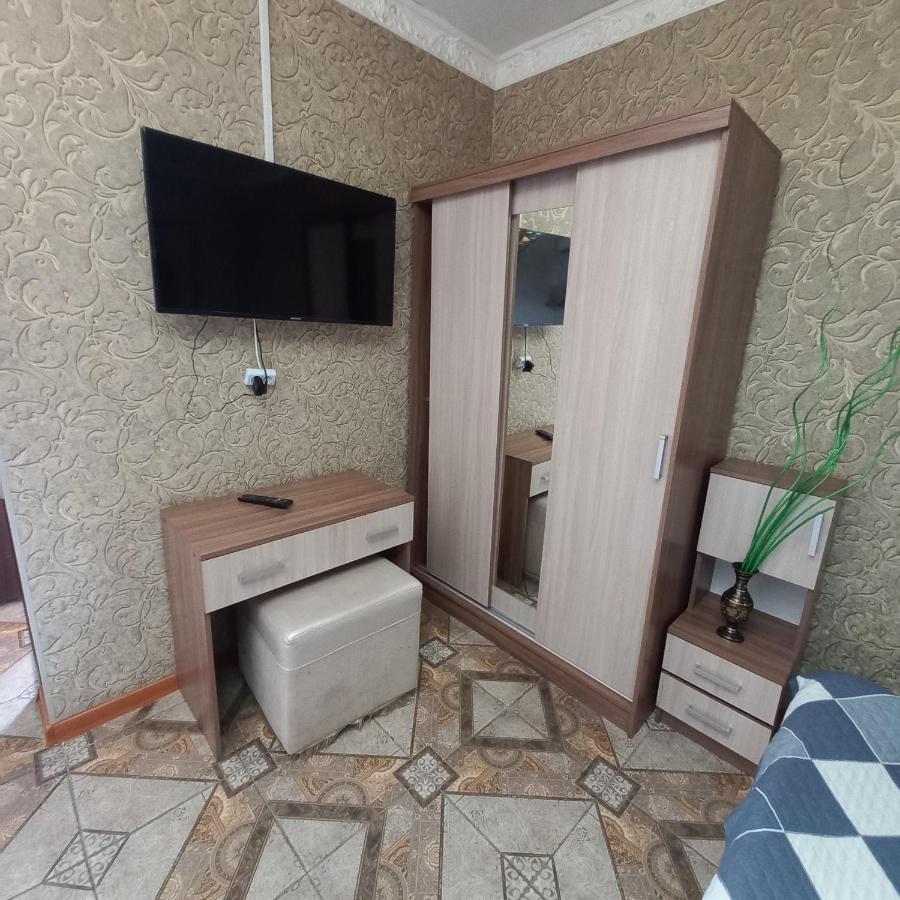 Camelot Hotel Бишкек Экстерьер фото