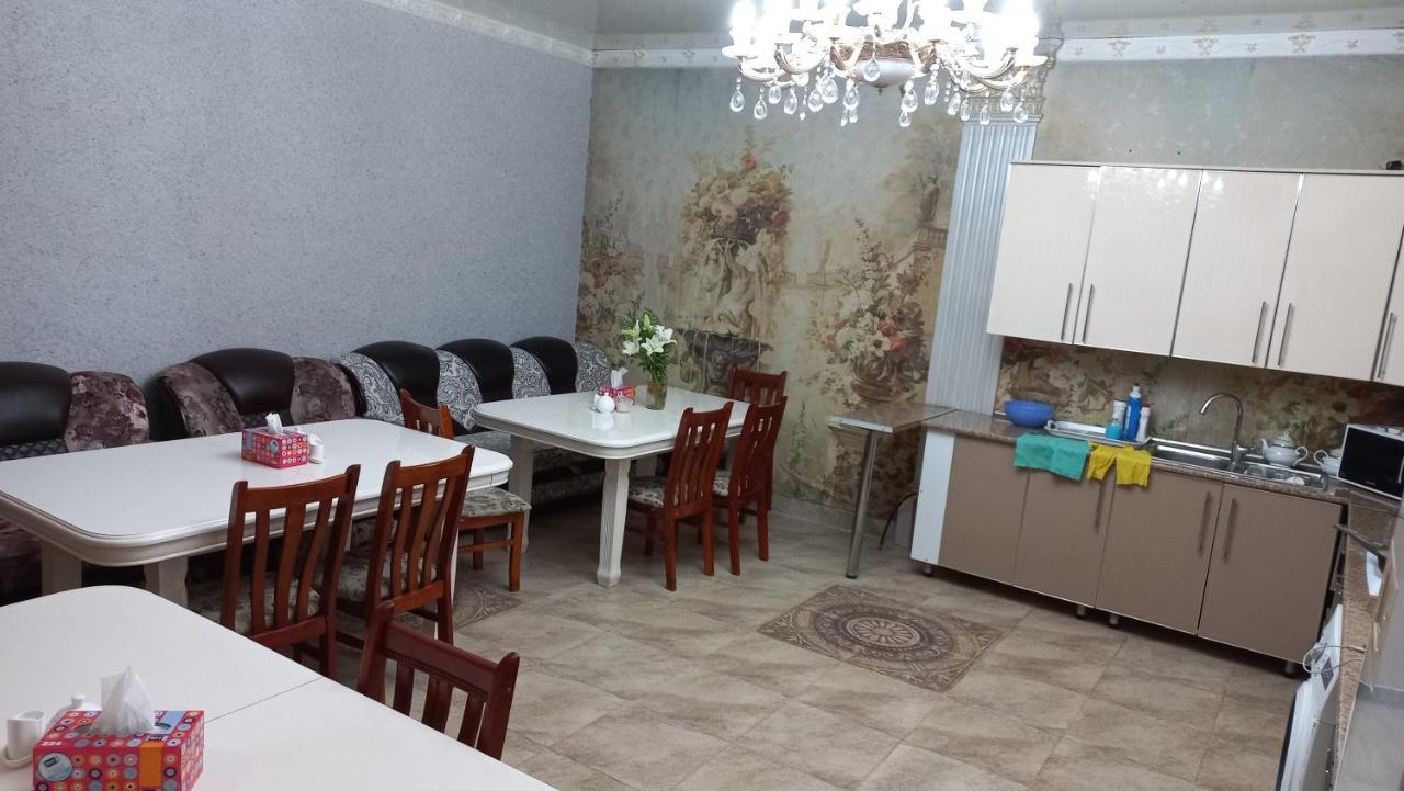 Camelot Hotel Бишкек Экстерьер фото