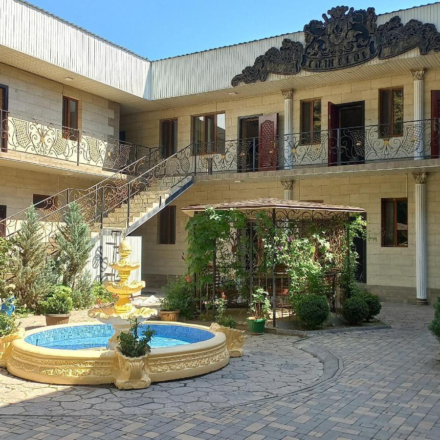 Camelot Hotel Бишкек Экстерьер фото