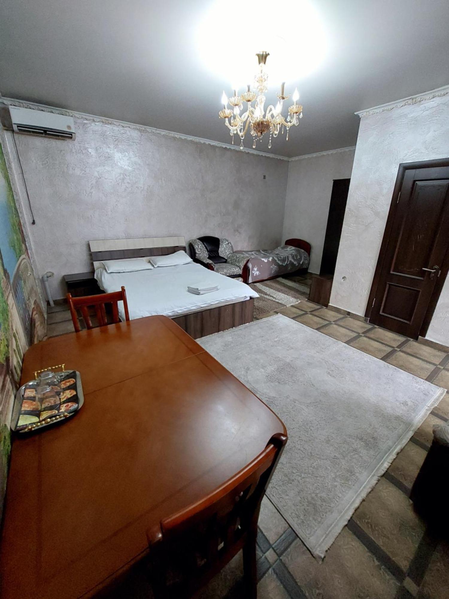 Camelot Hotel Бишкек Экстерьер фото
