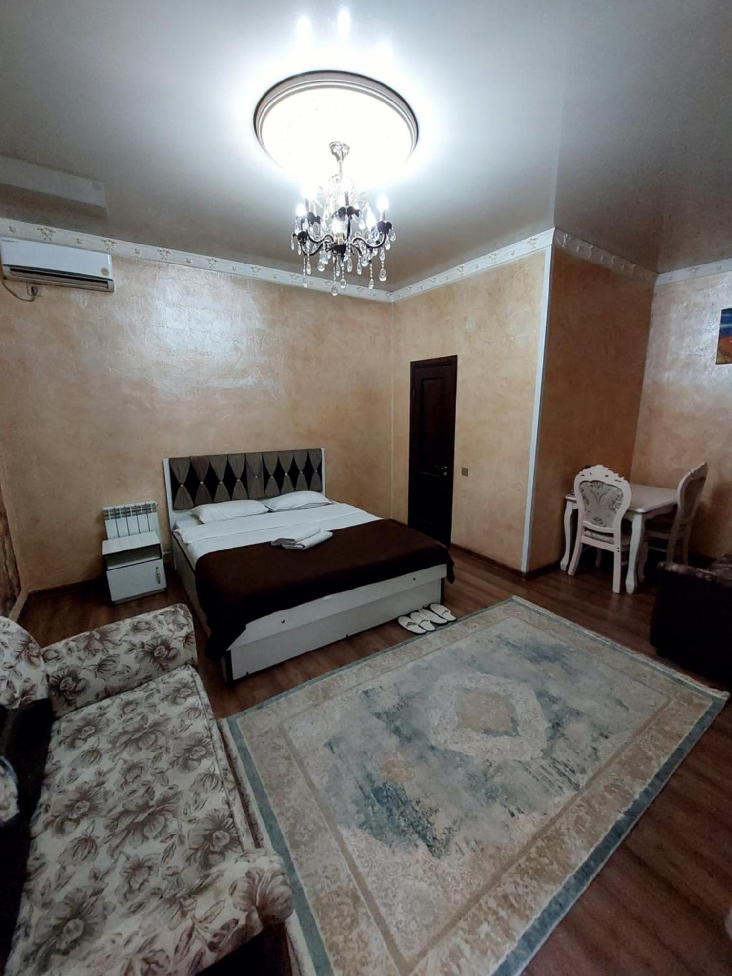 Camelot Hotel Бишкек Экстерьер фото
