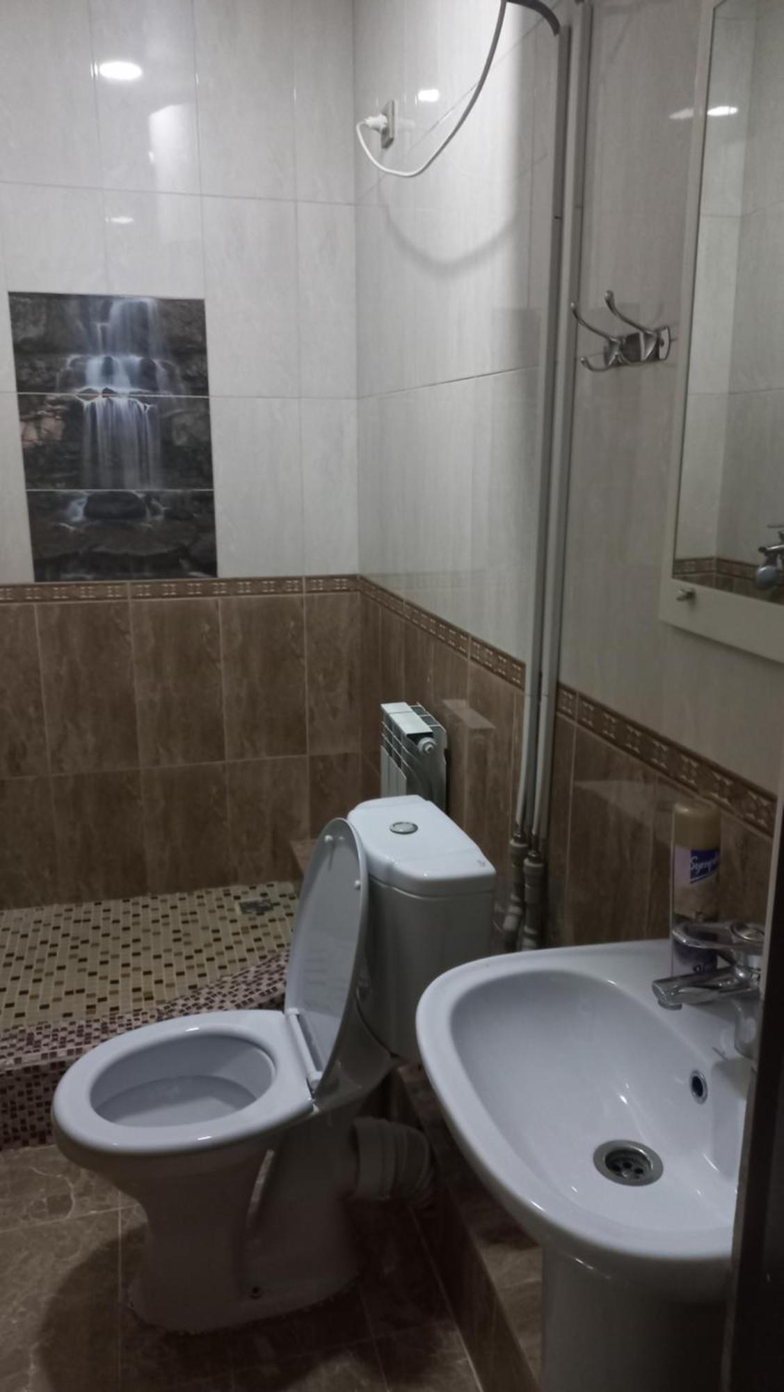 Camelot Hotel Бишкек Номер фото