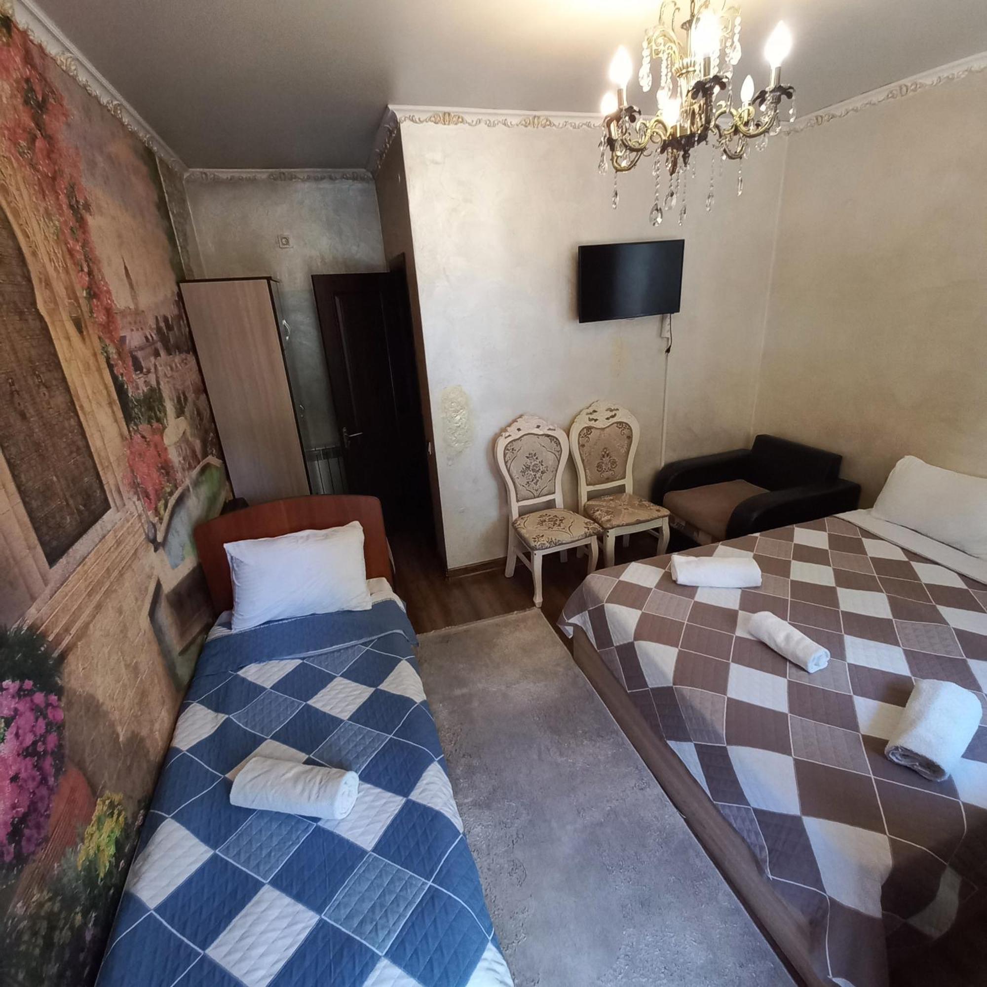 Camelot Hotel Бишкек Номер фото